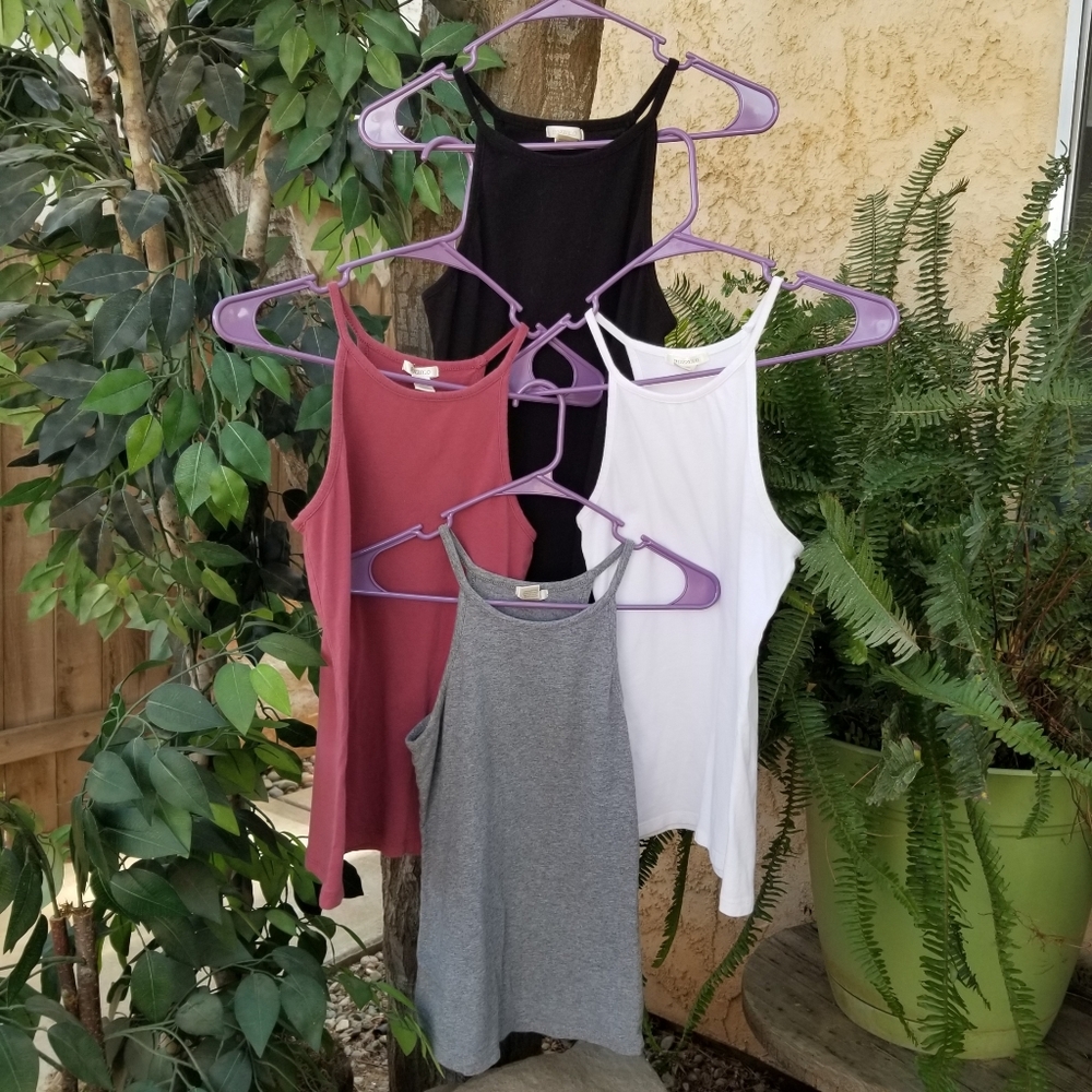 Set of 4 racerback tank tops